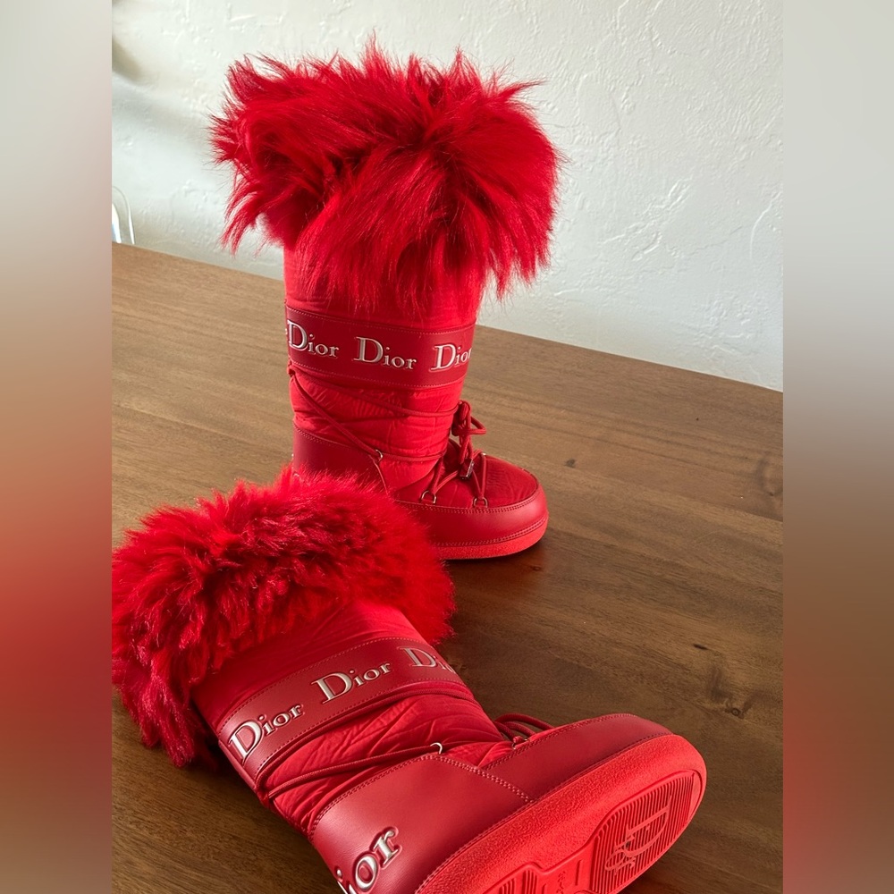 VINTAGE 2000’s  CHRISTIAN DIOR MOON BOOTS